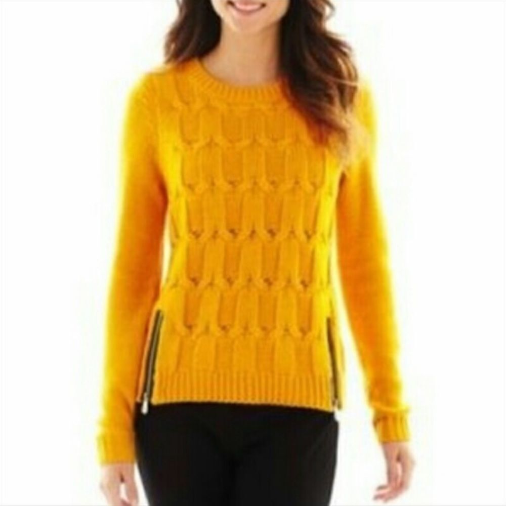 ✨ Nicole Miller cable Knit Zip Sweater✨